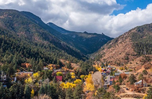 Manitou Springs House | 306 m² House ∙ 4 bedrooms ∙ 12 guests