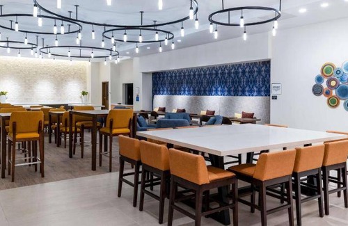 Longmont Hotel | 31 m² Hotel ∙ 127 guests