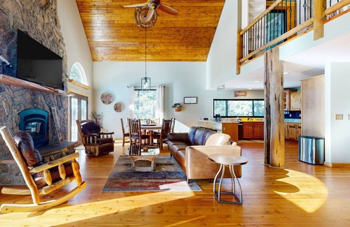 Florissant House | 315 m² House ∙ 3 bedrooms ∙ 10 guests