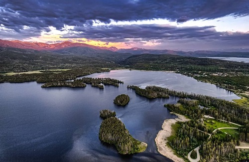 Grand Lake Cabin | 316 m² Cabin ∙ 5 bedrooms ∙ 16 guests