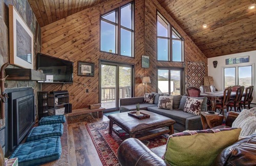 Breckenridge House | 316 m² House ∙ 4 bedrooms ∙ 10 guests