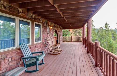 Baldy Mountain House | 318 m² House ∙ 4 bedrooms ∙ 10 guests