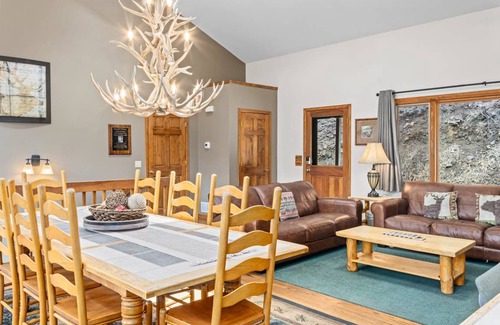 Aspen Brook House | 319 m² House ∙ 6 bedrooms ∙ 21 guests