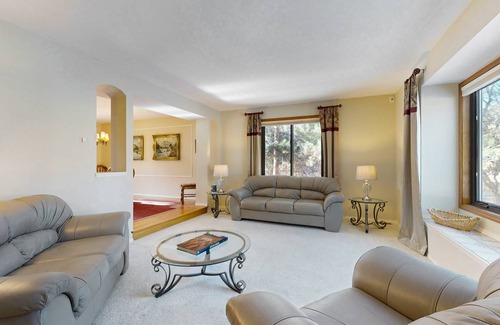 Monument House | 321 m² House ∙ 5 bedrooms ∙ 11 guests