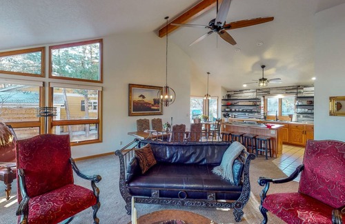 Greeley House | 321 m² House ∙ 5 bedrooms ∙ 12 guests