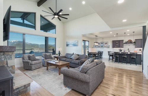 Durango House | 325 m² House ∙ 5 bedrooms ∙ 15 guests