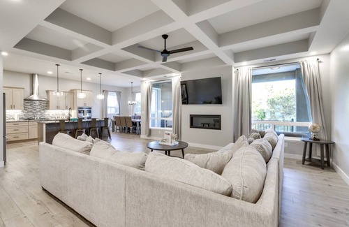 Grand Junction House | 325 m² House ∙ 4 bedrooms ∙ 17 guests
