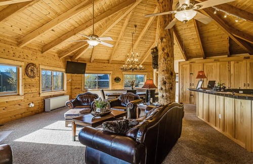 Pagosa Highlands Cabin | 327 m² Cabin ∙ 4 bedrooms ∙ 9 guests