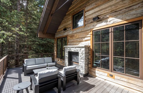 Mountain Village House | 333 m² House ∙ 4 bedrooms ∙ 9 guests