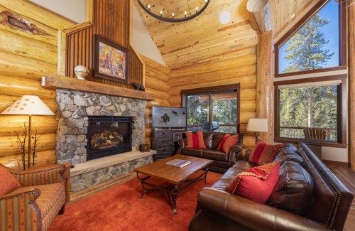 Blue River House | 333 m² House ∙ 4 bedrooms ∙ 10 guests