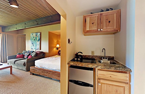Snowmass Village Condo | 34 m² Condo ∙ 1 bedroom ∙ 4 guests