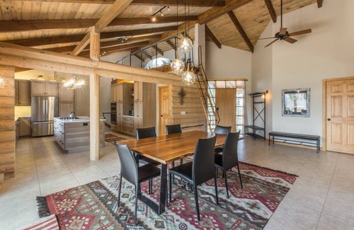 Loghill Village House | 341 m² House ∙ 3 bedrooms ∙ 8 guests