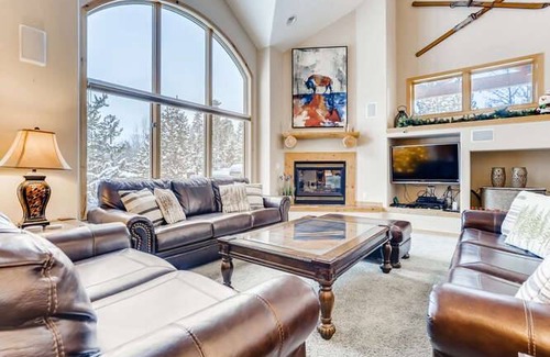 Three Peaks House | 342 m² House ∙ 4 bedrooms ∙ 10 guests