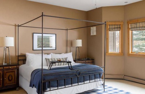 Highland Meadows House | 343 m² House ∙ 1 bedroom ∙ 12 guests