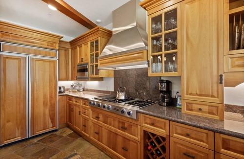 Mountain Village House | 353 m² House ∙ 4 bedrooms ∙ 10 guests