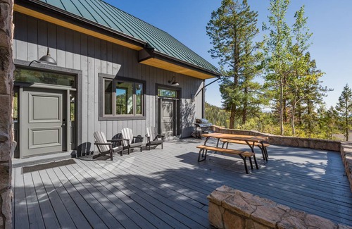 Columbine Lake House | 353 m² House ∙ 4 bedrooms ∙ 12 guests