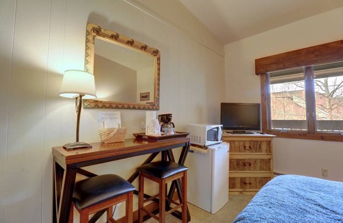 Copper Mountain Village Hotel | 37 m² Hotel ∙ 1 bedroom ∙ 2 guests