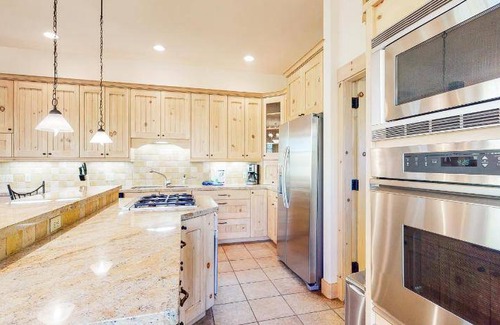 Three Peaks House | 381 m² House ∙ 4 bedrooms ∙ 10 guests
