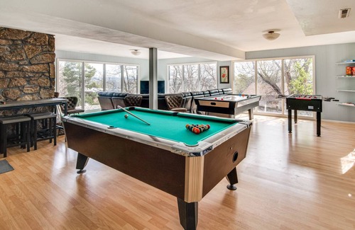 Skyway House | 390 m² House ∙ 4 bedrooms ∙ 10 guests