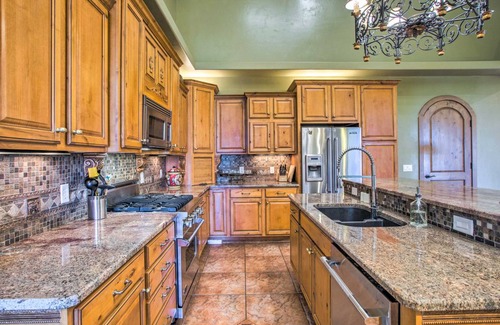 Redlands House | 390 m² House ∙ 4 bedrooms ∙ 10 guests