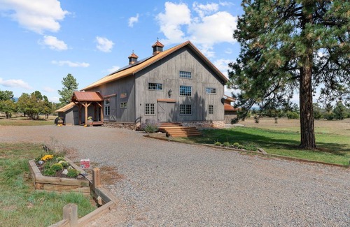 Durango House | 390 m² House ∙ 6 bedrooms ∙ 14 guests