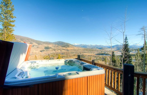 Three Peaks House | 392 m² House ∙ 5 bedrooms ∙ 12 guests