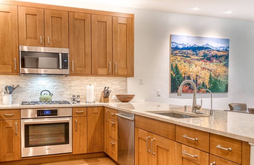 Edwards House | 3BR Arrowhead Townhome steps away from Arrowhead Ski Access