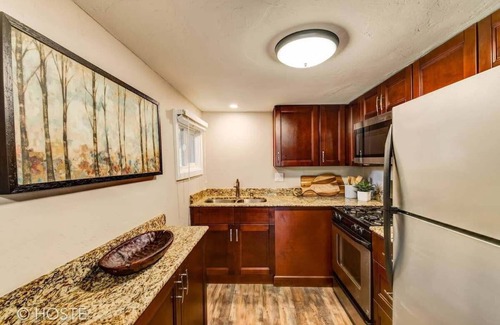 Manitou Springs House | 3BR Manitou Springs 2min to Restaurants, Hot Tub!
