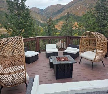 Cascade-Chipita Park House | 4 Bdrm Amazing Veiws