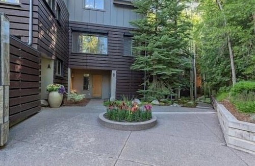 Aspen House | 4 Bedroom-4.5 Bath Amazing Core Townhome Aspen!