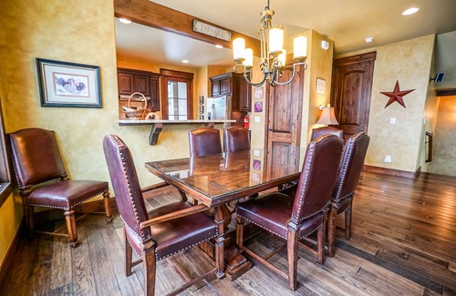 Fraser House | 4 Br. Beautiful Luxury Mountain Townhome with 6 person hot tub