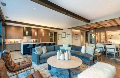 Snowmass Village Condo | 4 New Amazing Contemporary Condo, Rooftop Pool!