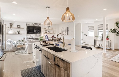 Jefferson Park House | 4 story brand new modern townhome in the heart of Jefferson Park