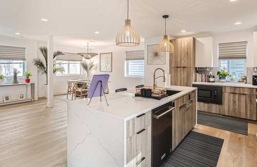 Jefferson Park House | 4 story brand new modern townhome in the heart of Jefferson Park