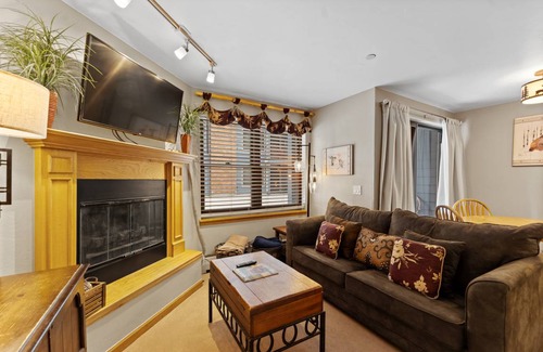 Historic District Apartment | 40 m² Apartment ∙ 4 guests