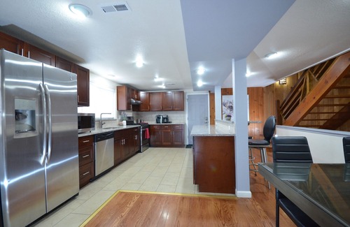 Athmar Park House | 4000+ SqFt home; 1/2 Block to Park! Easy Access to Downtown/Red Rocks/Mountains!