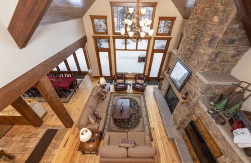 The Highlands House | 415 m² House ∙ 5 bedrooms ∙ 14 guests