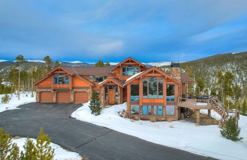 Breckenridge House | 424 m² House ∙ 5 bedrooms ∙ 10 guests