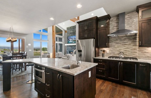Galeton House | 446 m² House ∙ 4 bedrooms ∙ 10 guests