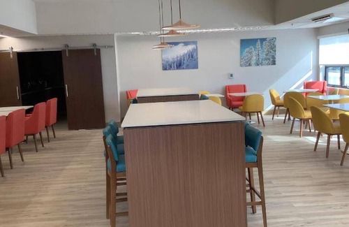 Colorado Springs Hotel | 45 m² Hotel ∙ 8 guests
