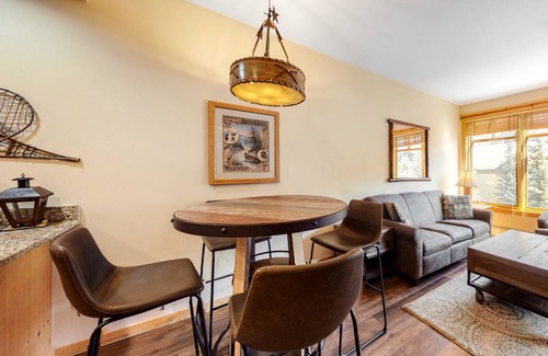 Copper Mountain Village Condo | 46 m² Condo ∙ 1 bedroom ∙ 4 guests