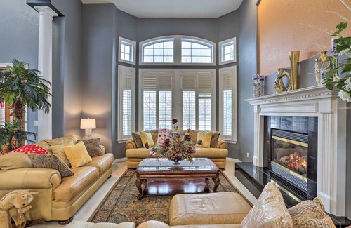 Lone Tree House | 464 m² House ∙ 5 bedrooms ∙ 10 guests