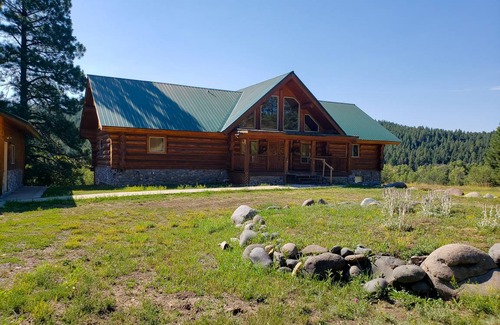 San Juan River Village Cabin | 472 m² Cabin ∙ 4 bedrooms ∙ 10 guests