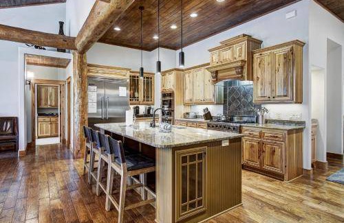 Christie Heights House | 473 m² House ∙ 6 bedrooms ∙ 16 guests