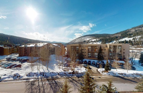 East Village at Copper Condo | 48 m² Condo ∙ 1 bedroom ∙ 4 guests