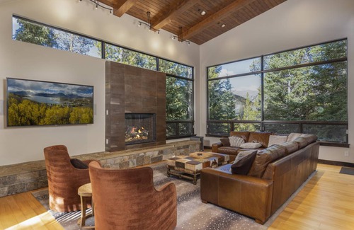 Copper Mountain House | 488 m² House ∙ 5 bedrooms ∙ 14 guests
