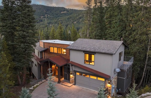 Copper Mountain House | 488 m² House ∙ 5 bedrooms ∙ 14 guests
