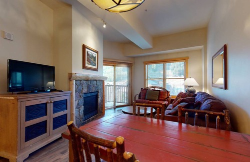East Village at Copper Condo | 49 m² Condo ∙ 1 bedroom ∙ 4 guests