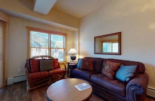 East Village at Copper Condo | 49 m² Condo ∙ 1 bedroom ∙ 4 guests