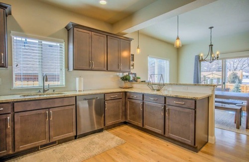 Colorado Springs House | 4BD Pikes Peak Views | Minutes to Hiking & Dining!